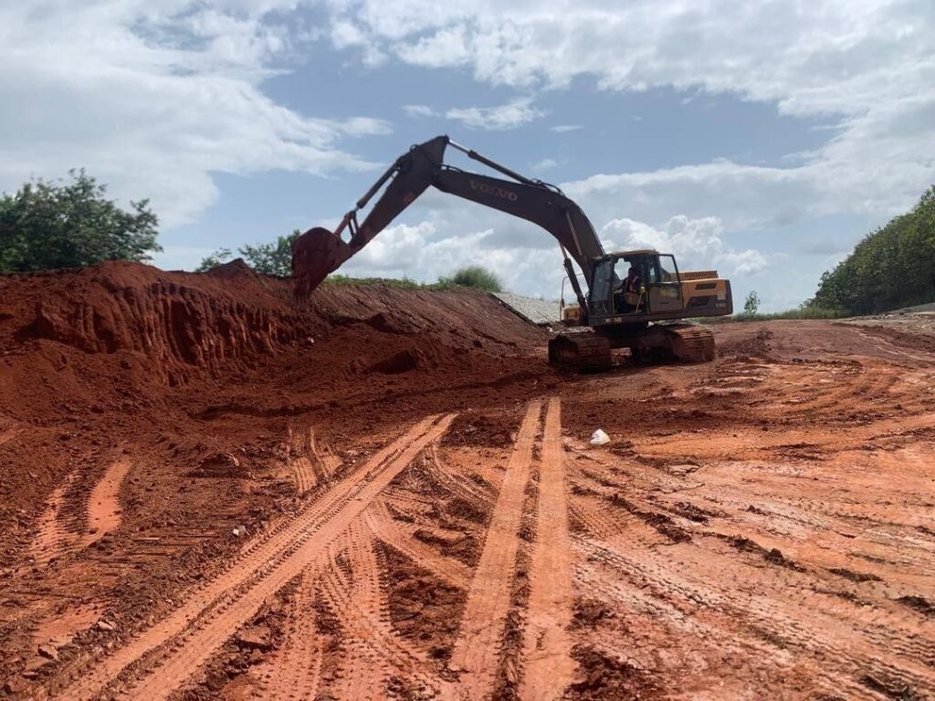 Tracked excavator carrying out bulk excavation works